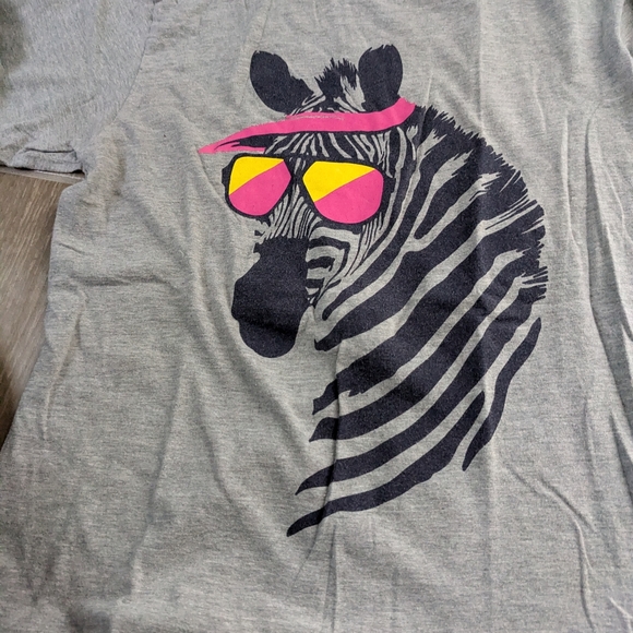 Men's t shirts in small size - Picture 2 of 7